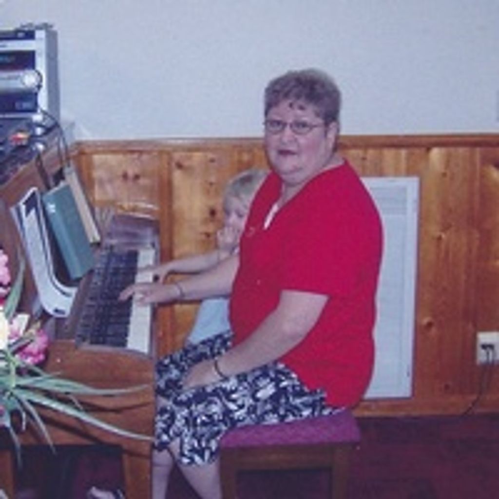Glenda Justine Staples (Harris)