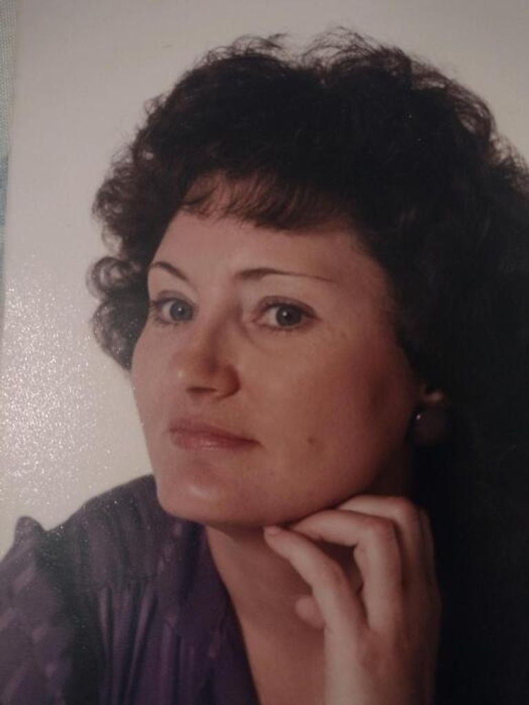 Bonnie Faye (Love)  Leslie Profile Photo