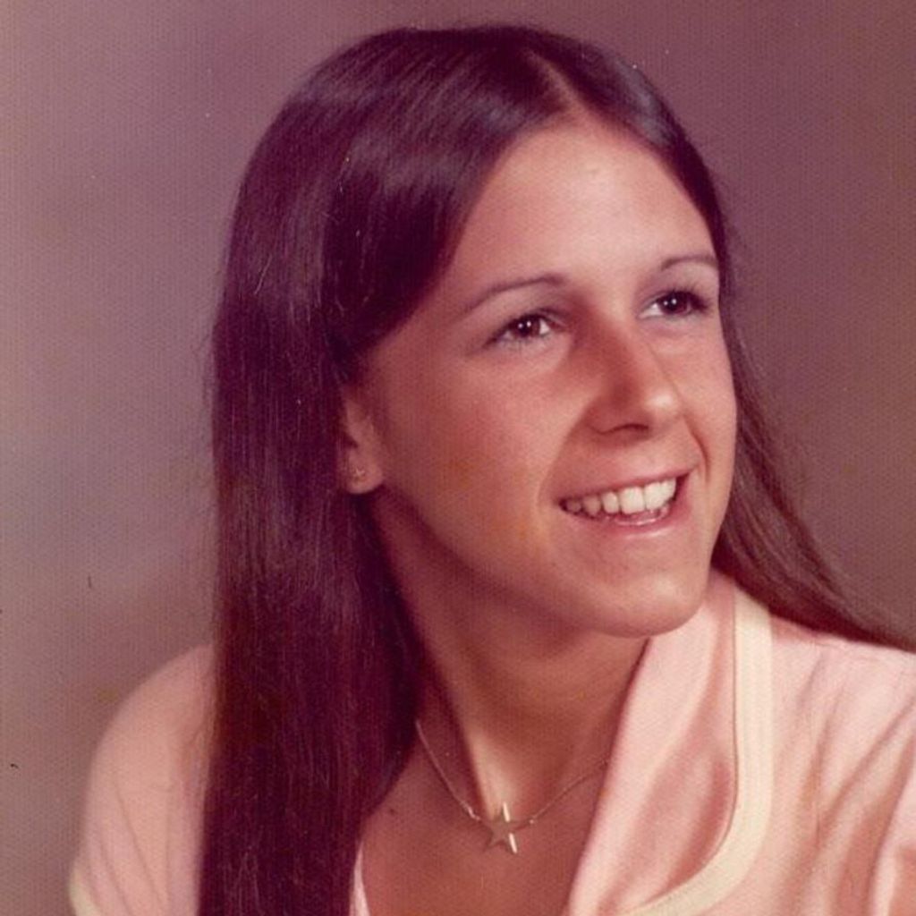 Julie  Dee (Butler)  Leech