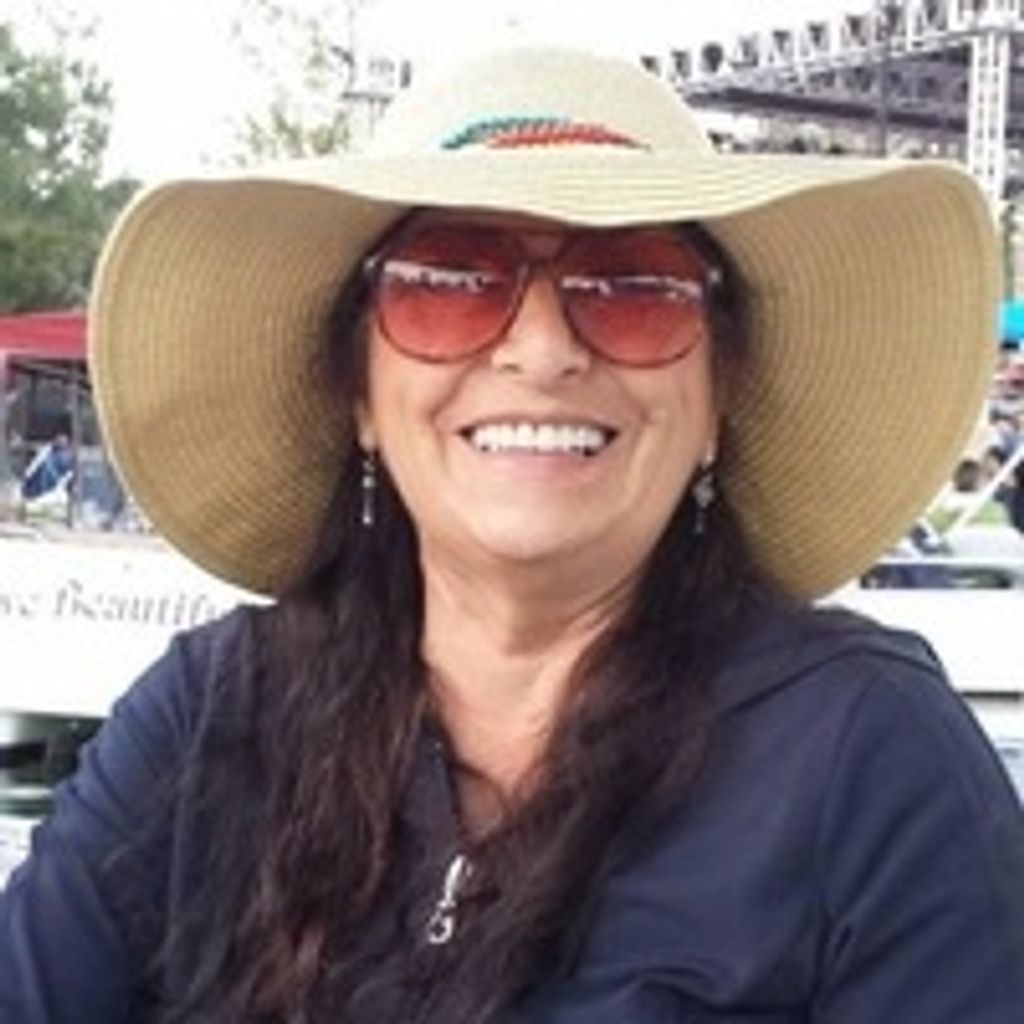 Gloria Jacquiline Holt