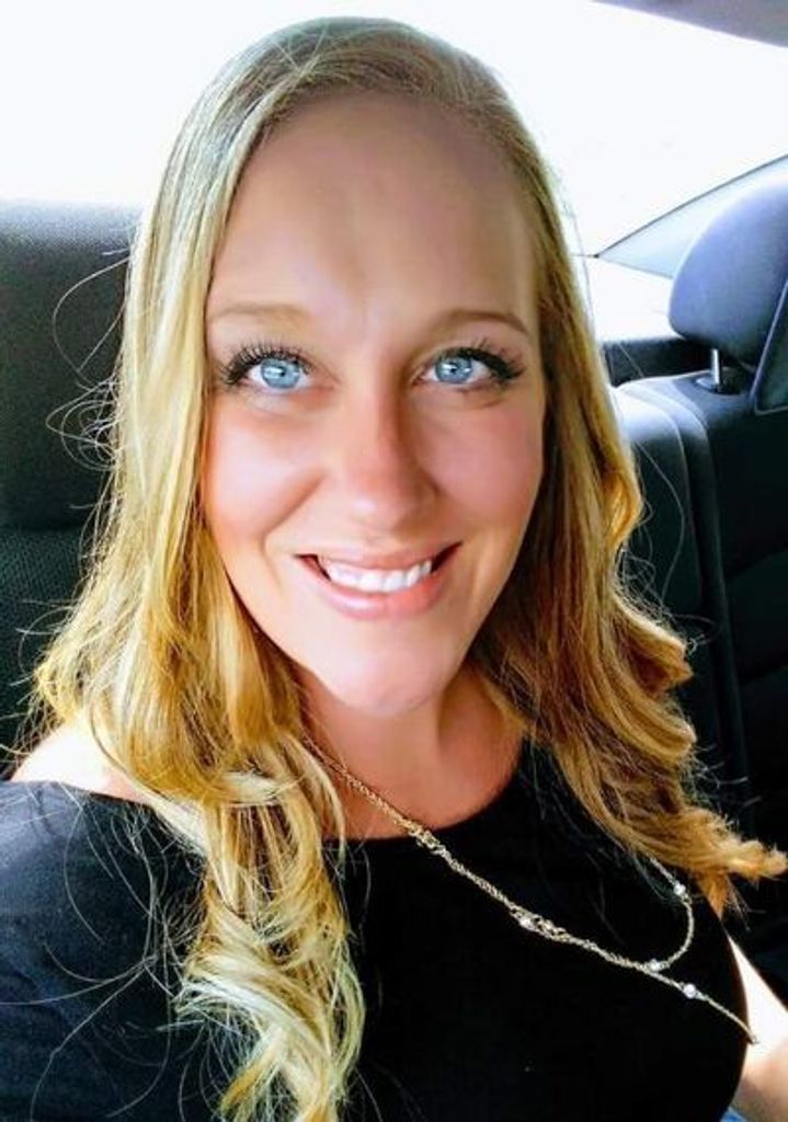 Lindsay R. Edwards Profile Photo