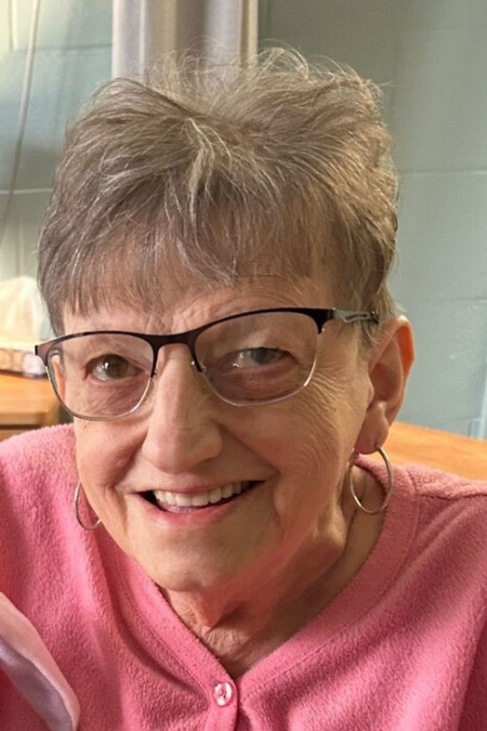 Nadine Lee (Loy)  Darnell