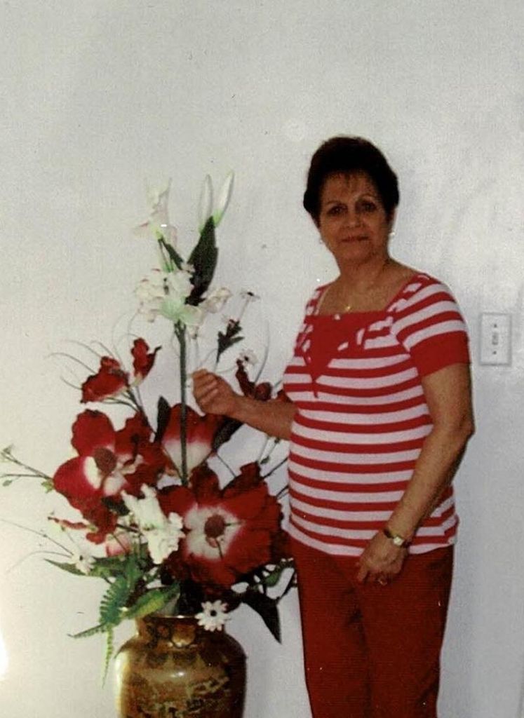 Neyda E Dominguez-Rosell Profile Photo