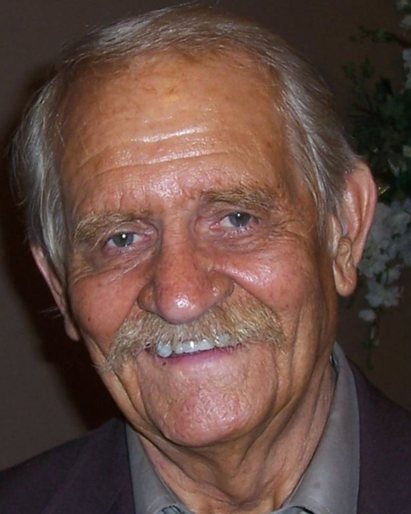 Robert  Grant Wells Profile Photo