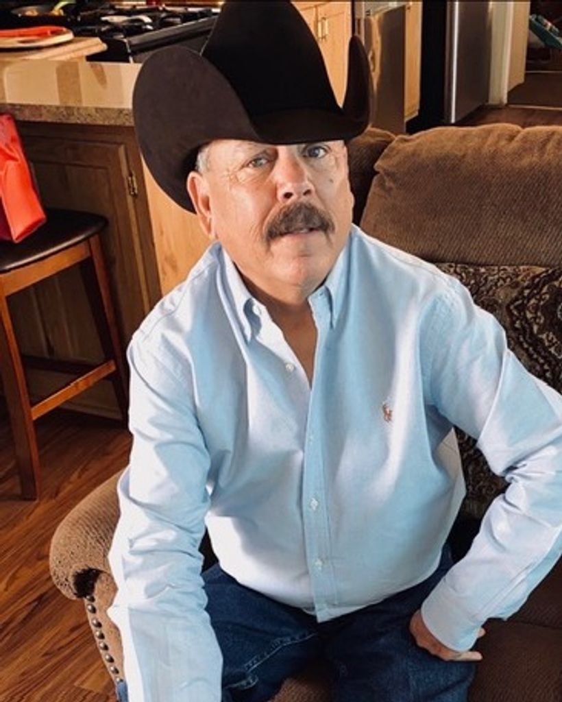 Arturo Moreno Flores Profile Photo