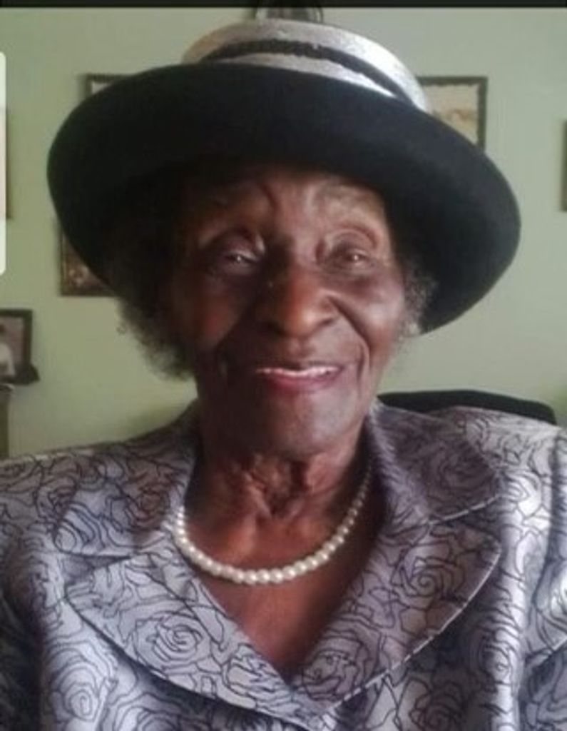 Louise May Profile Photo