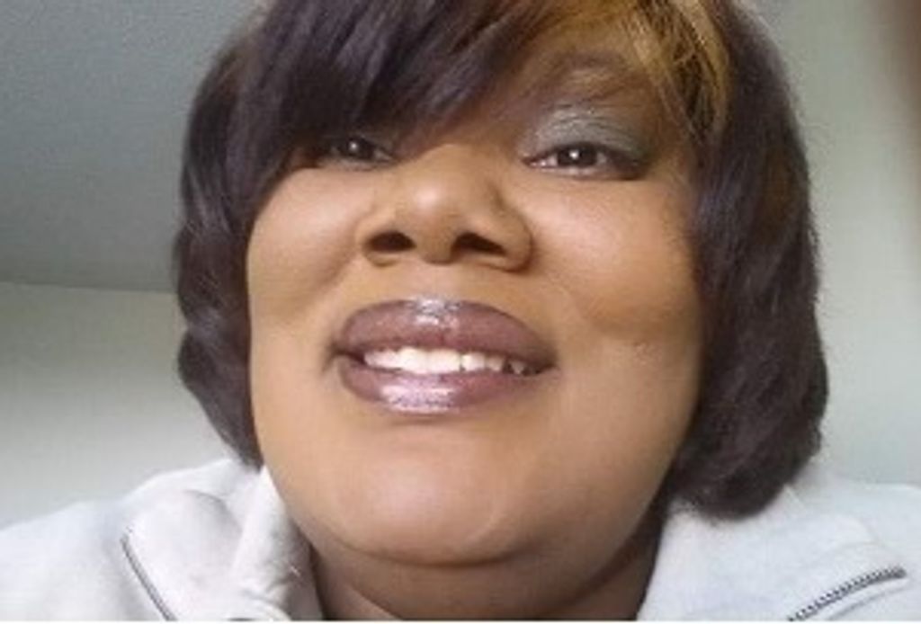 Tolisca Shentel White