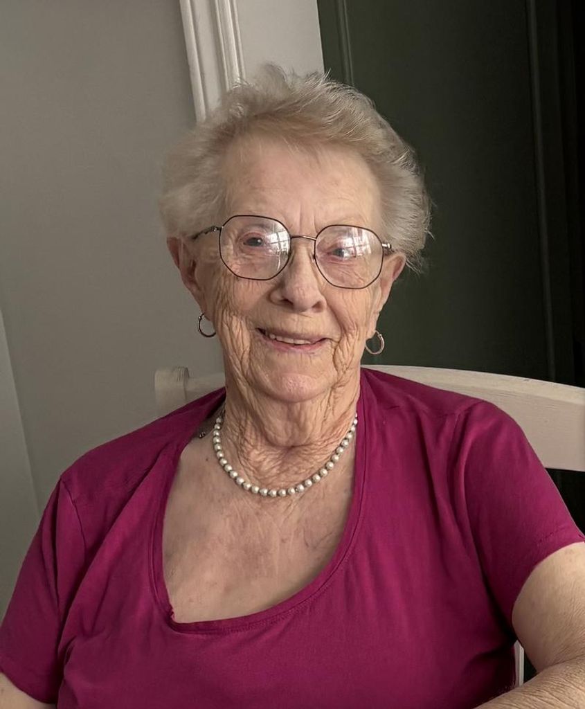 Peggy (Momo) Viola Mongeau Profile Photo