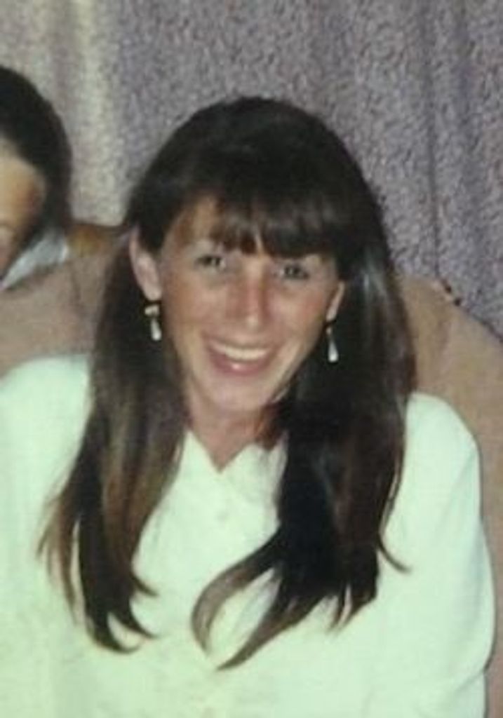 Carrie Anglin Profile Photo