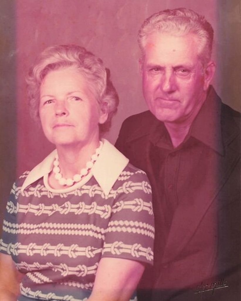 Laura Robbins Bass Profile Photo