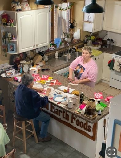 Carolyn Guay photo gallery thumbnail 7 of 13