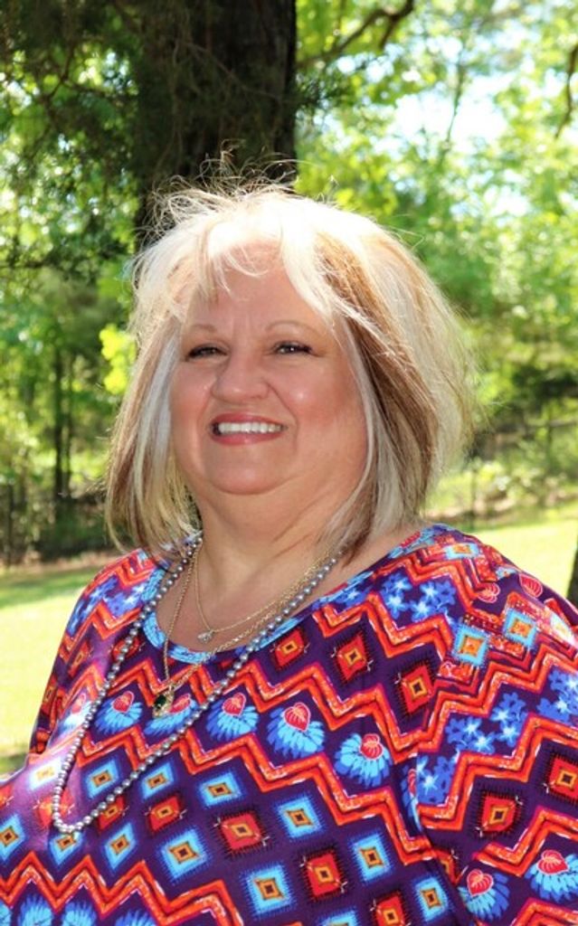 Rebecca Lynn Williams Profile Photo