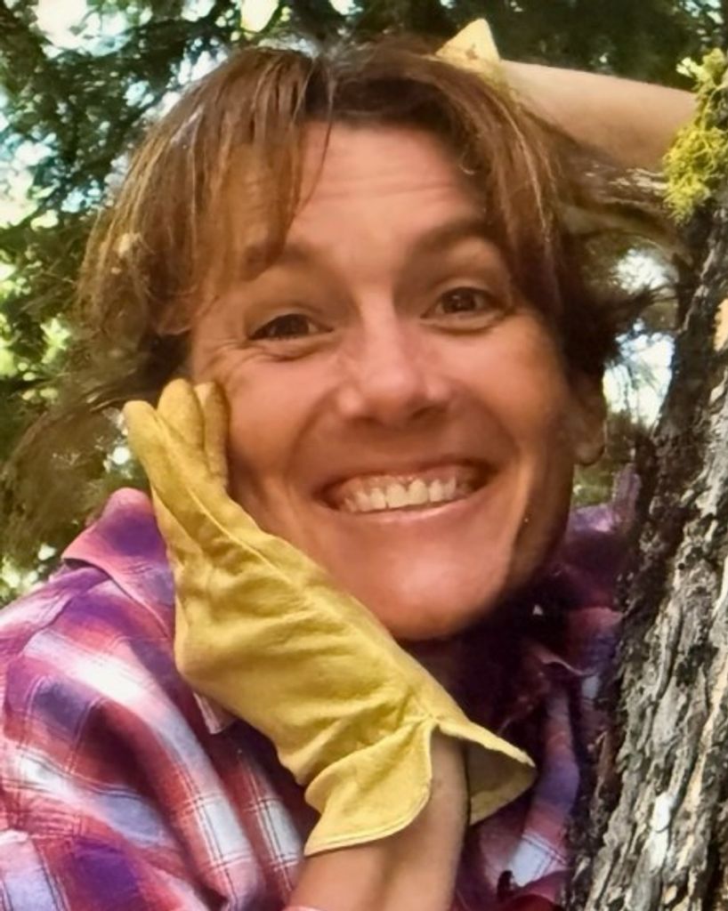 Julieanne "Julie" Huntsman