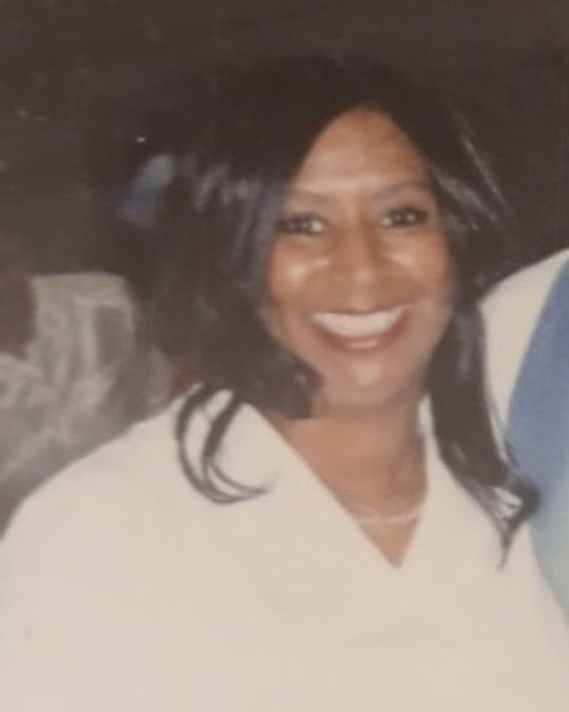 Roslyn Luke Profile Photo