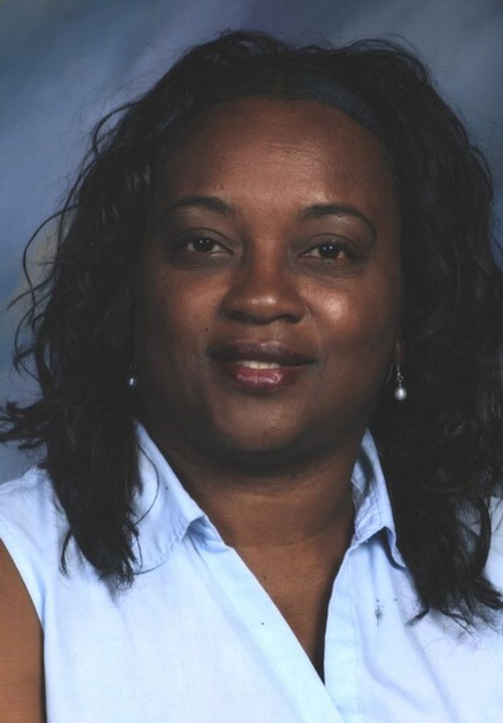 Elaine Logan Profile Photo