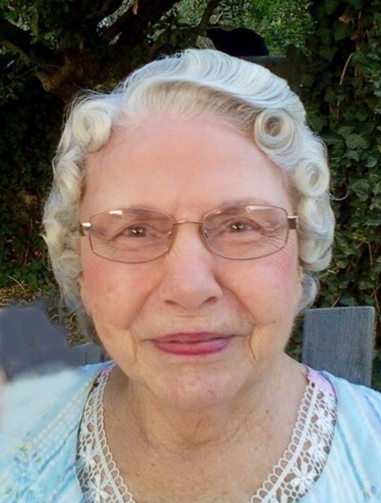 Elizabeth Hoffman Profile Photo