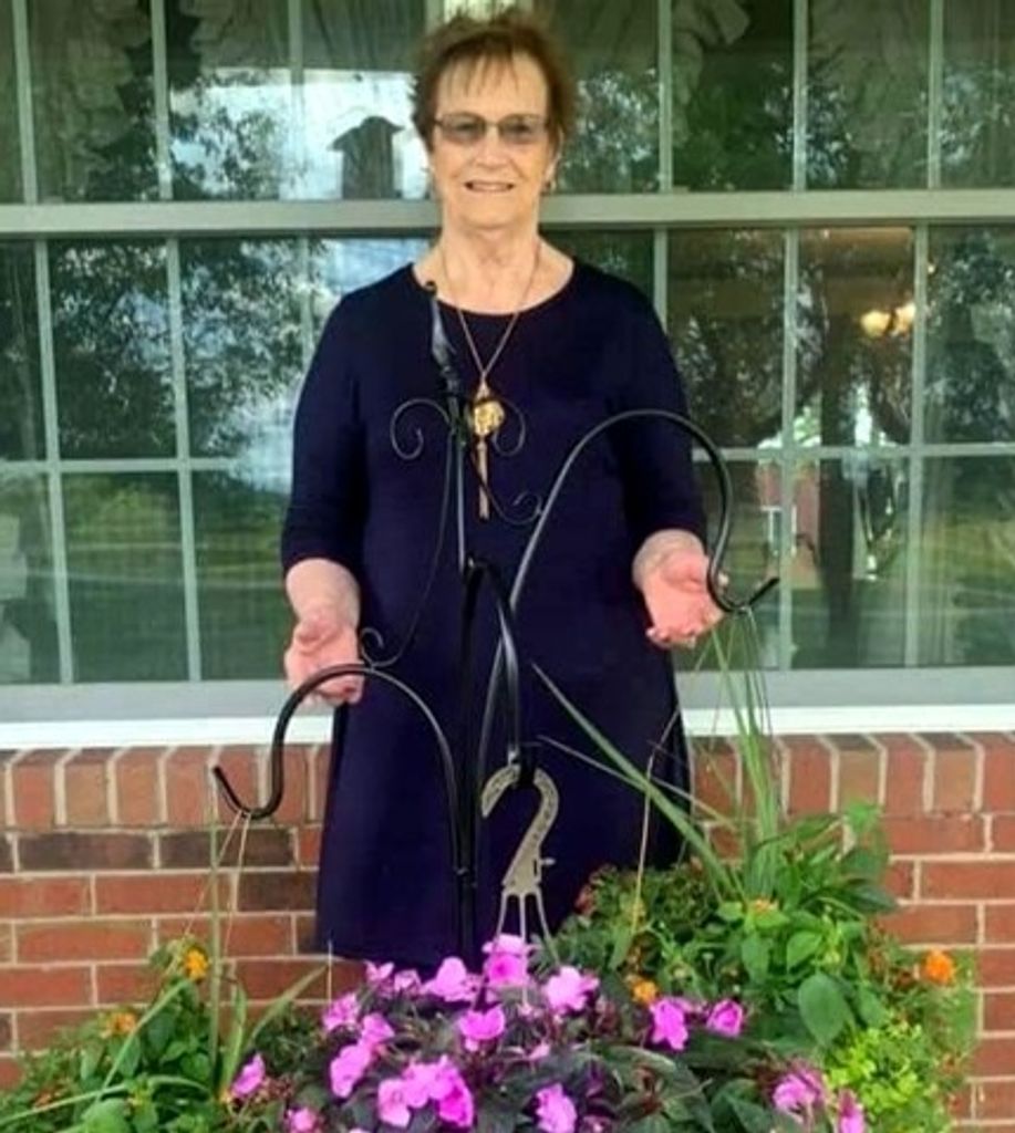 Altha Phyllis Short Profile Photo