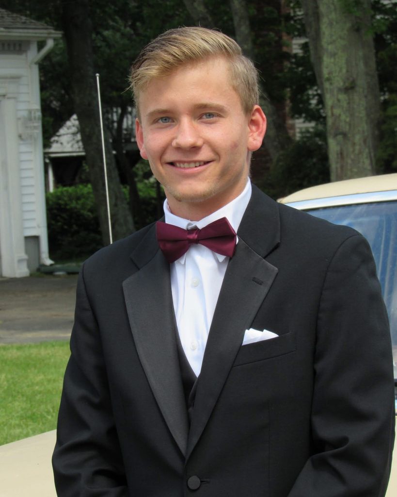 Dimitri Peter Emmanouel Vourvachakis Profile Photo