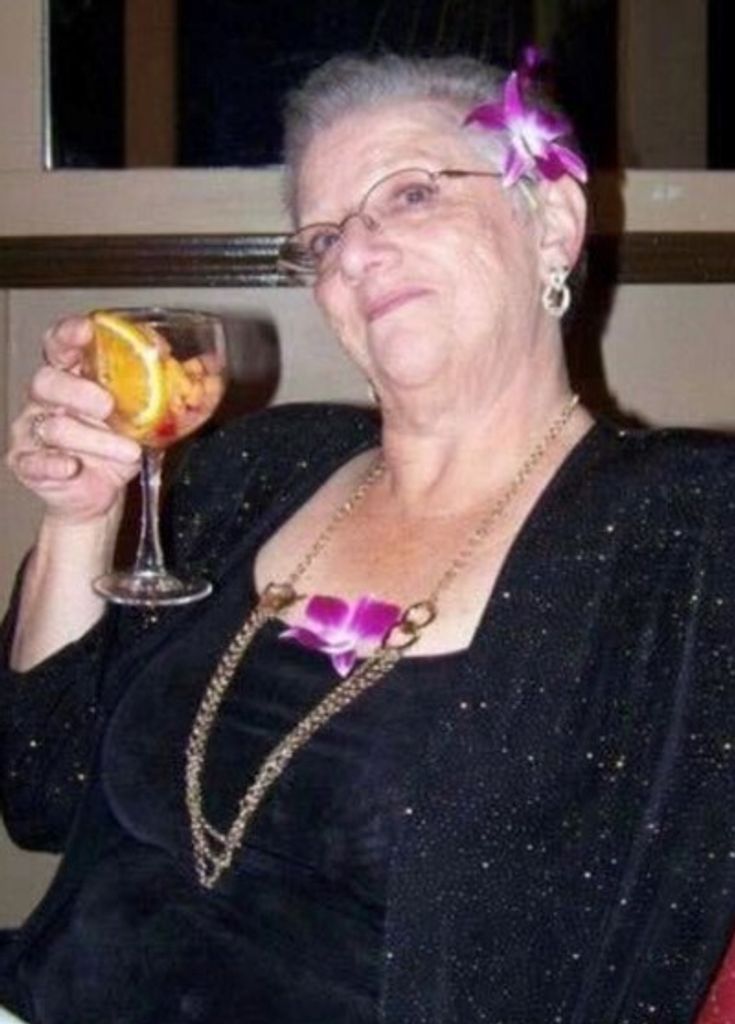 Eva Reynolds Profile Photo