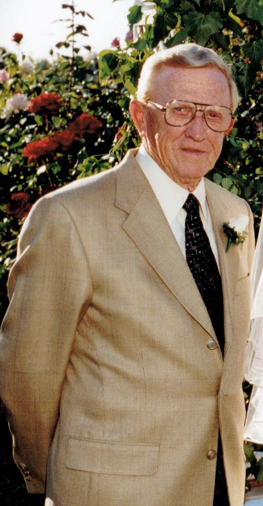 Daniel Reid White Profile Photo