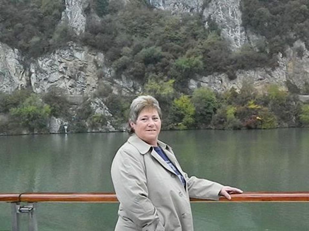Jan R. (Sweat)  Gentry