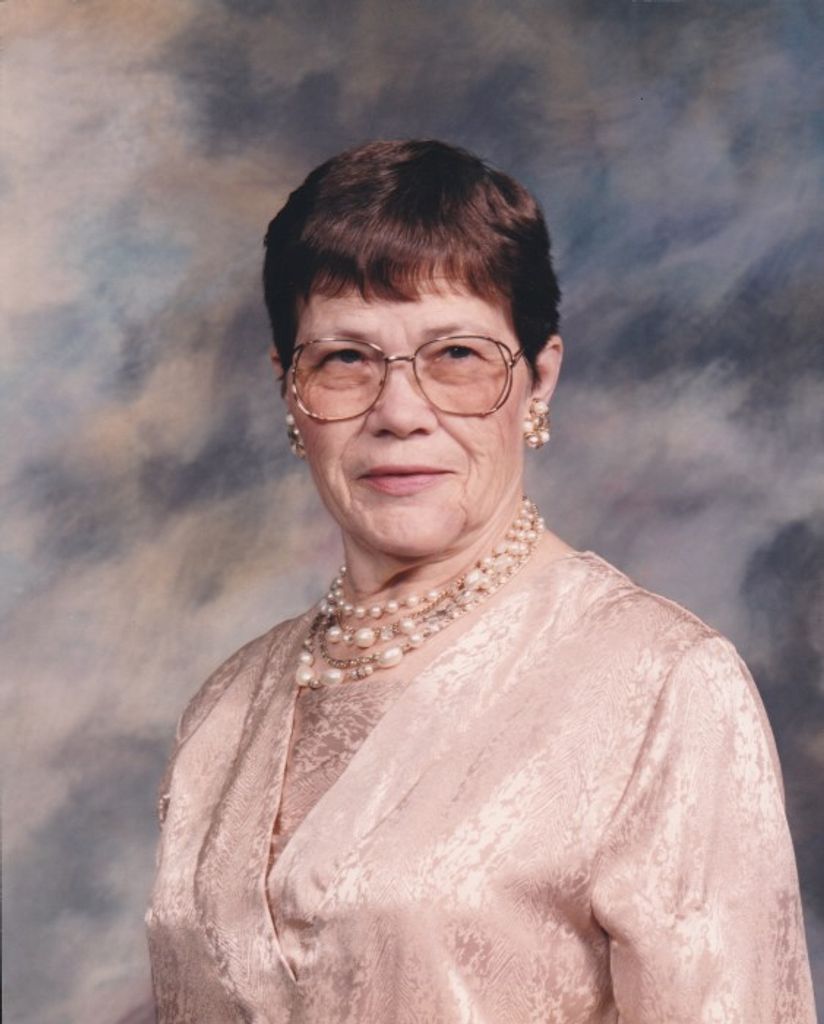 Evelyn (Dyal)  Kauger
