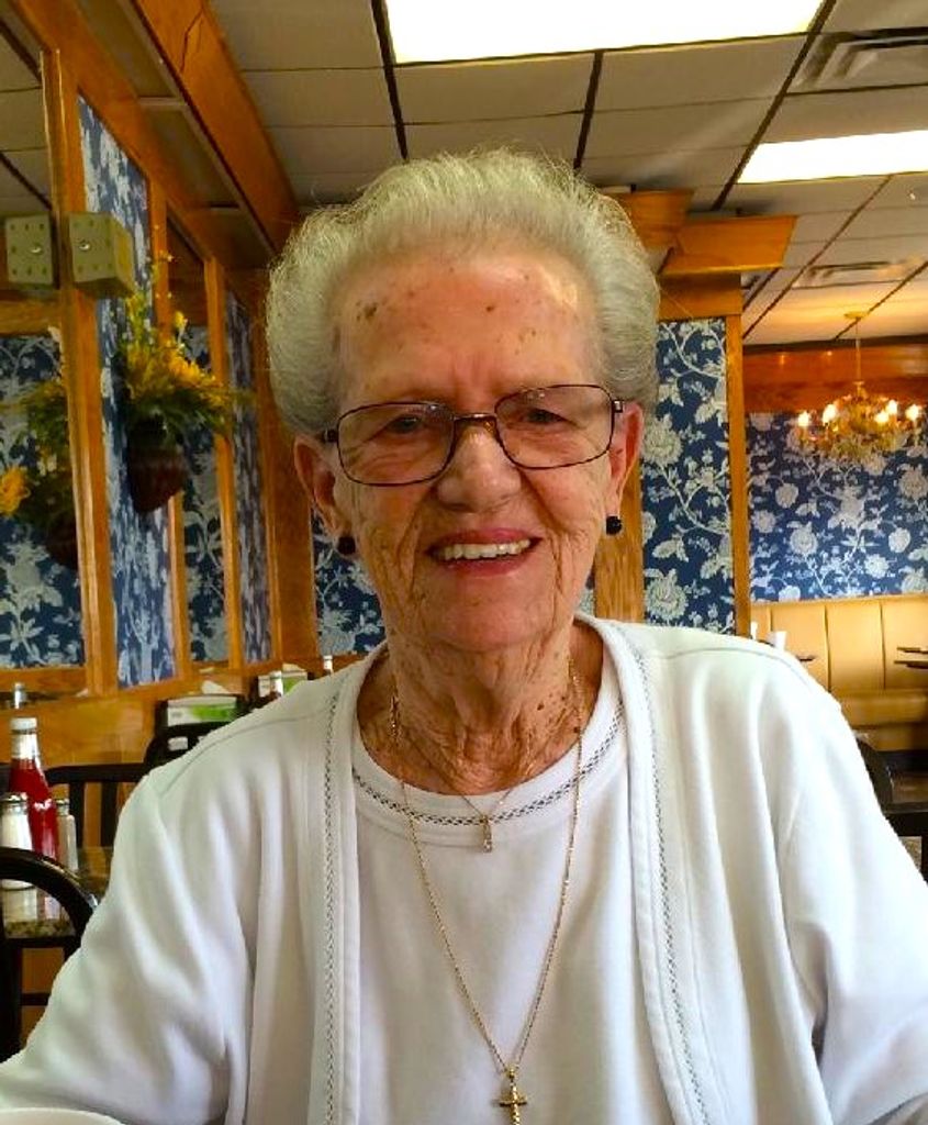 Jessie "Cricket" (Price)  Hux