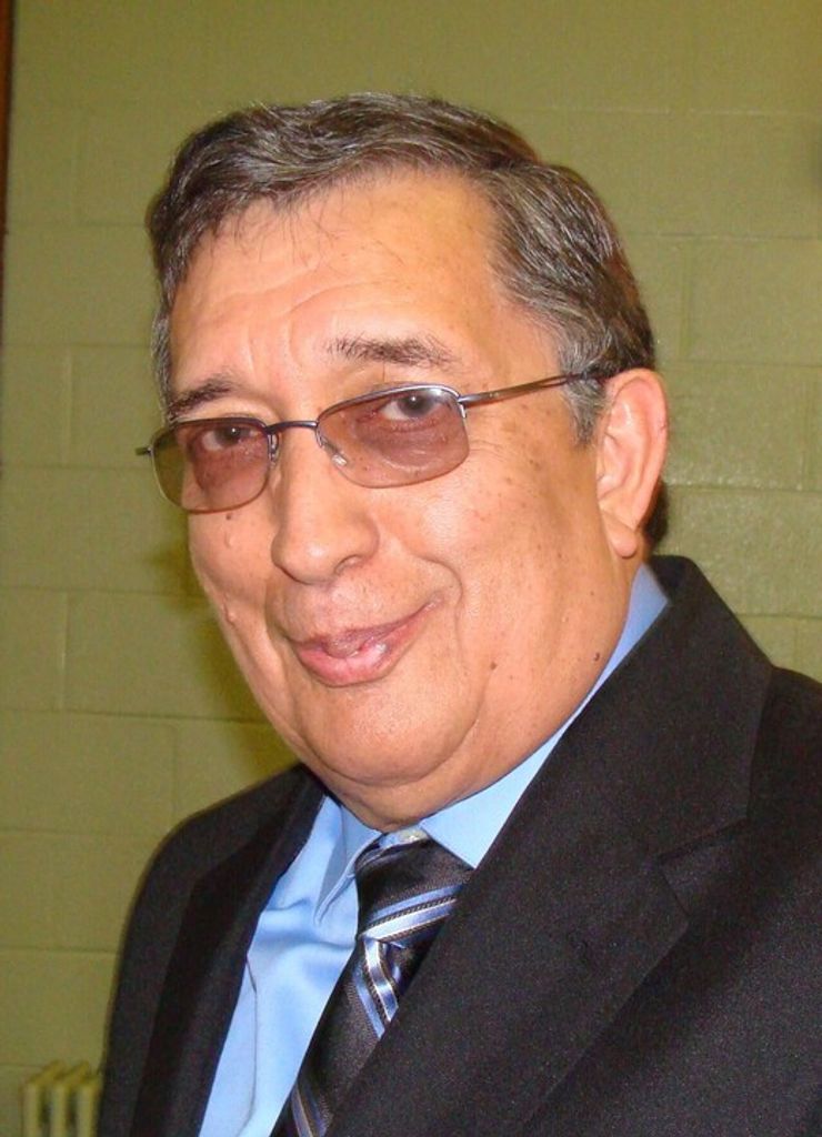 Ernest Perez Profile Photo