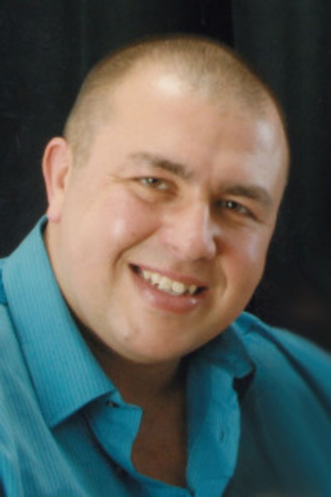 Nicholas "Nick Steel" Castanhinha