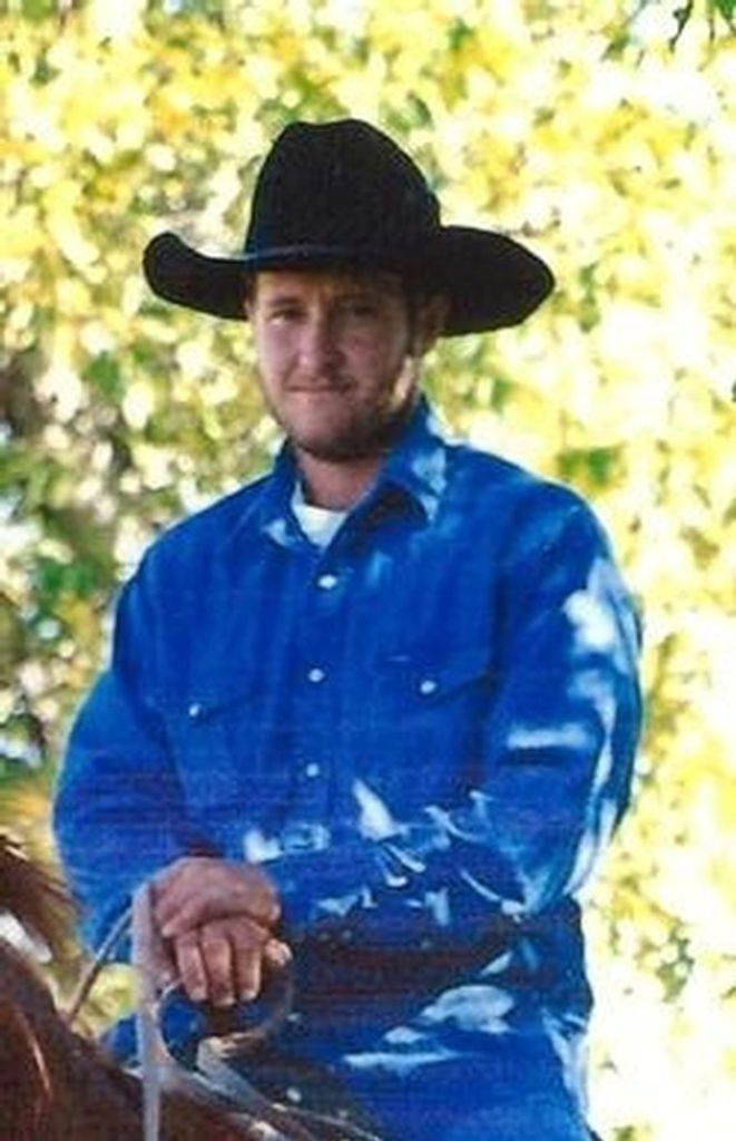 Dustin Delrae Tucker