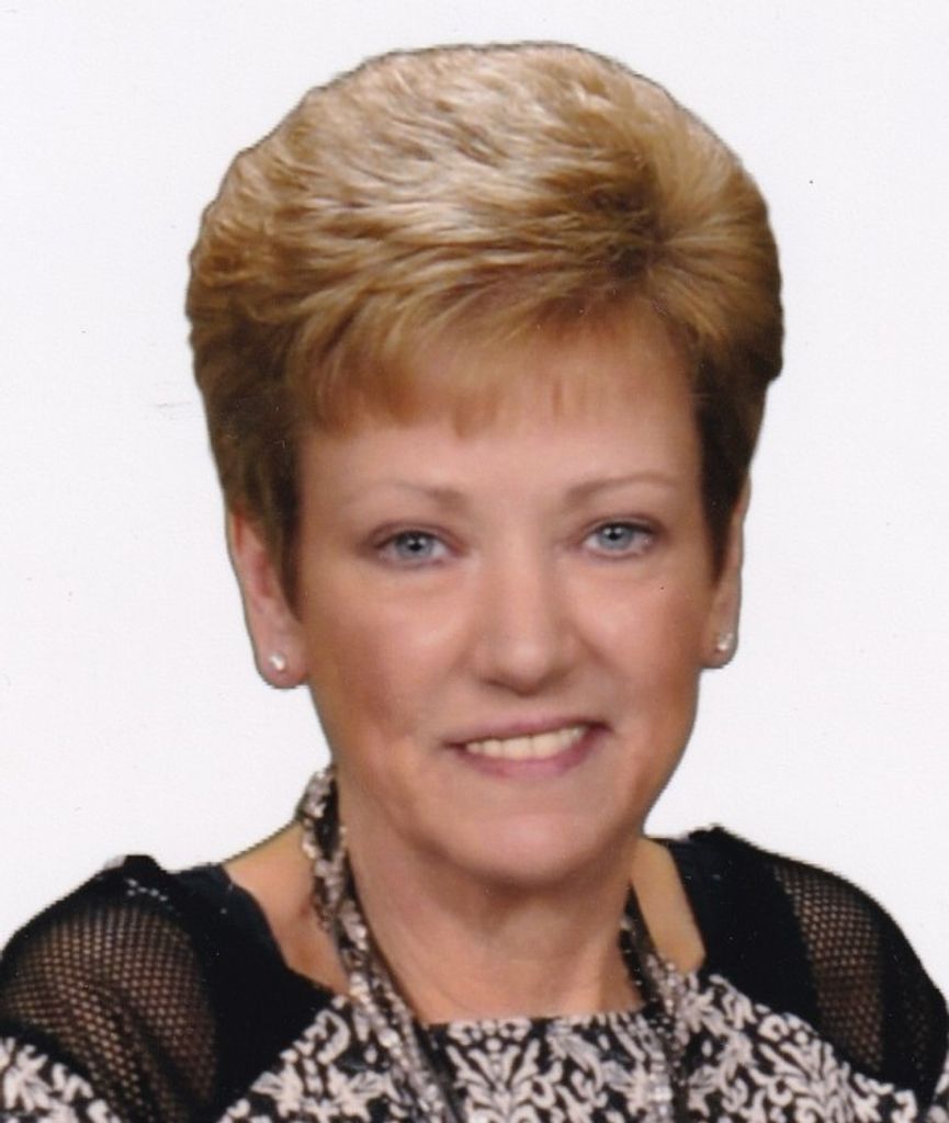 Joyce Lynn (Burton)  Mcintire