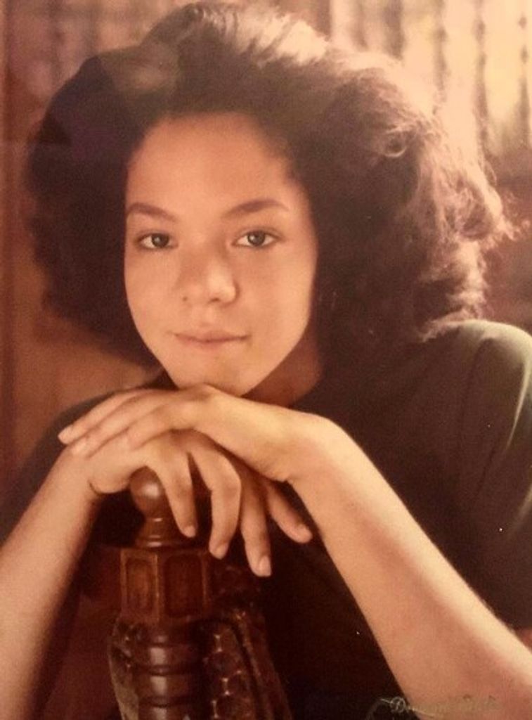 Iona Holt Profile Photo