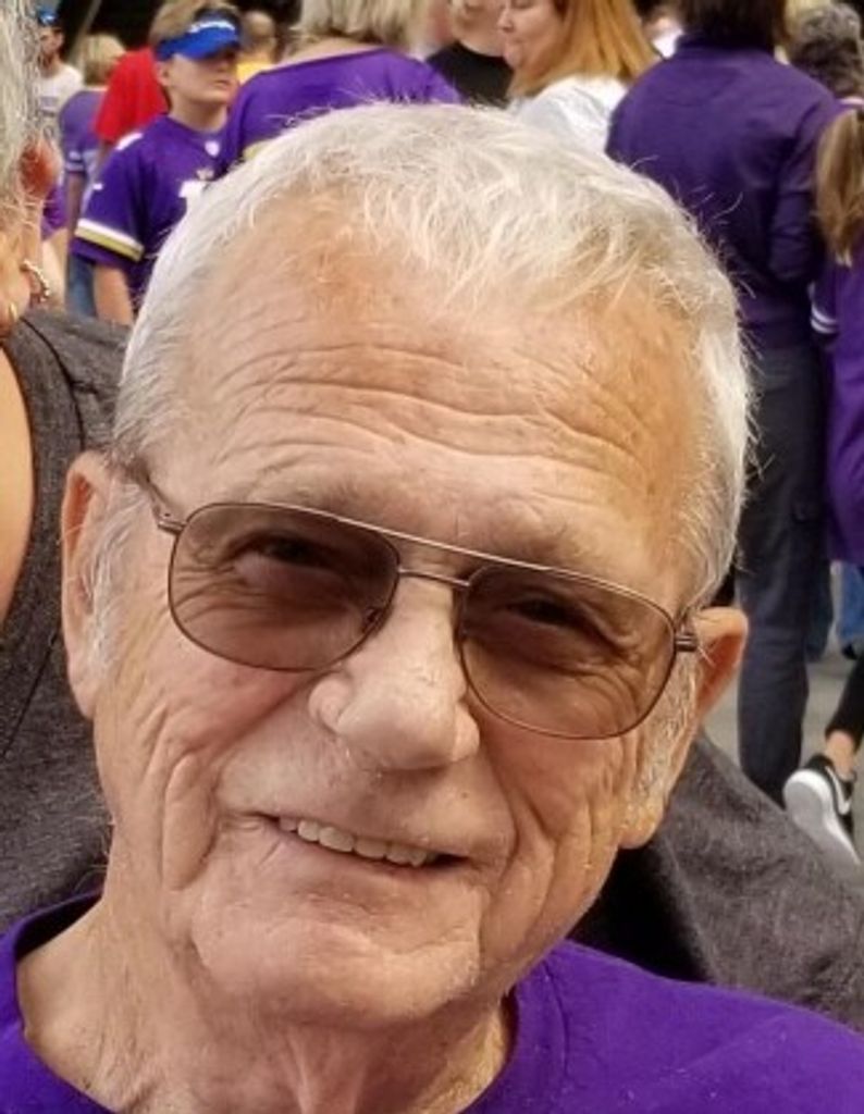 Robert "Bob" Berg