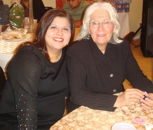 Yolanda C. Gonzalez photo gallery thumbnail 57 of 357