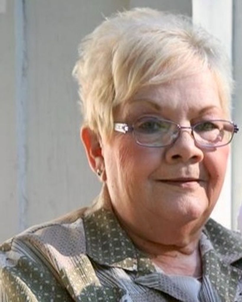 Sandra "Sandie" Middleton