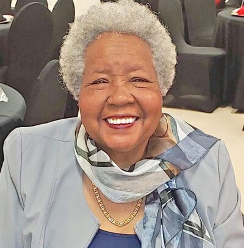 Maggie Theresa Foxwell Profile Photo