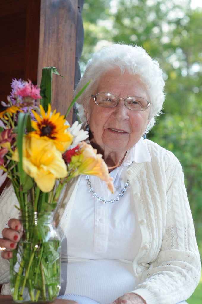Iolabelle Hazel (Betty) Osgood