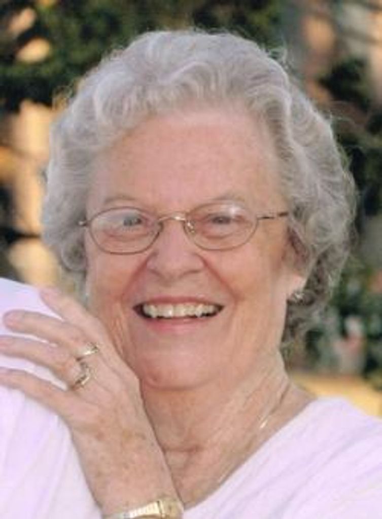 Helen "Dee" Delores Cipolla