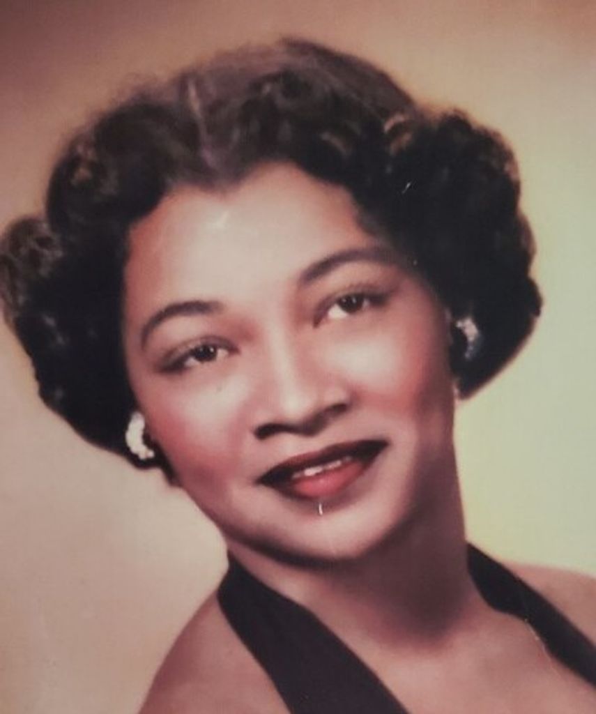 Lydia Smith Dunbar Profile Photo