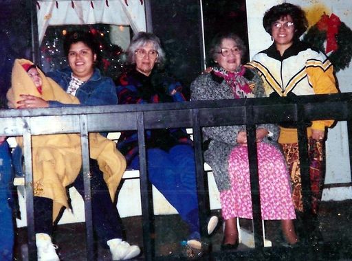 Yolanda C. Gonzalez photo gallery thumbnail 180 of 357