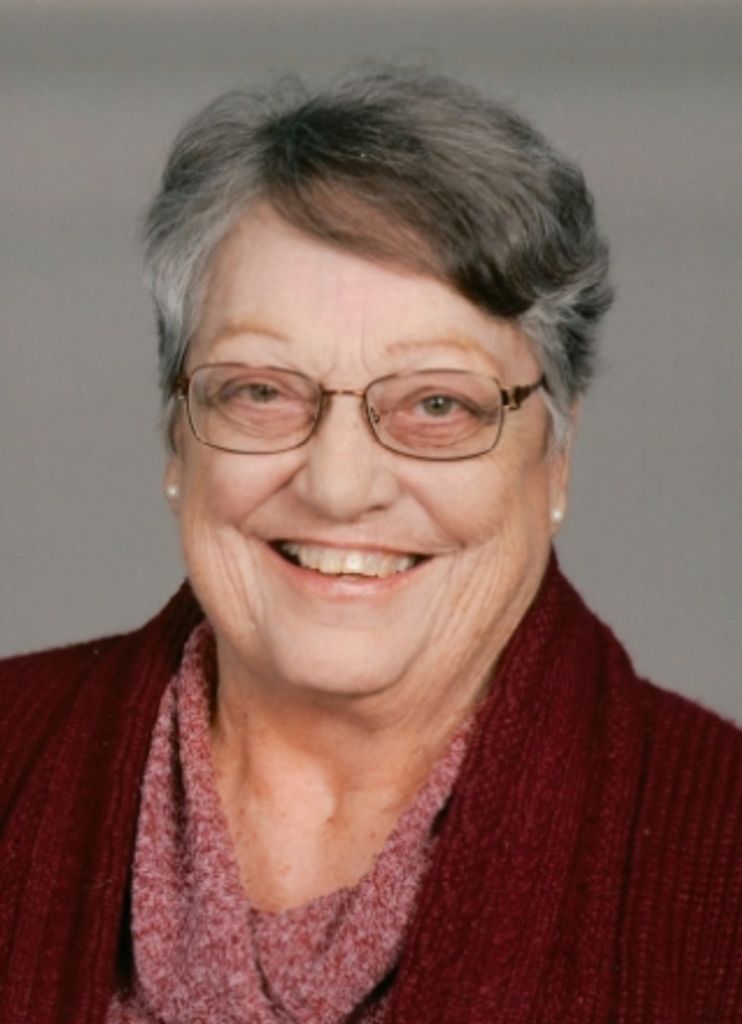 Anne Marie Etue Profile Photo
