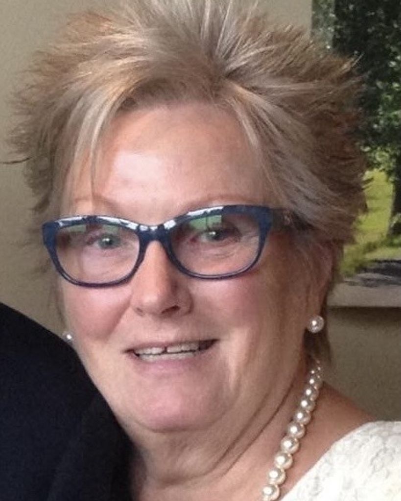 Christine Laural Thompson Profile Photo