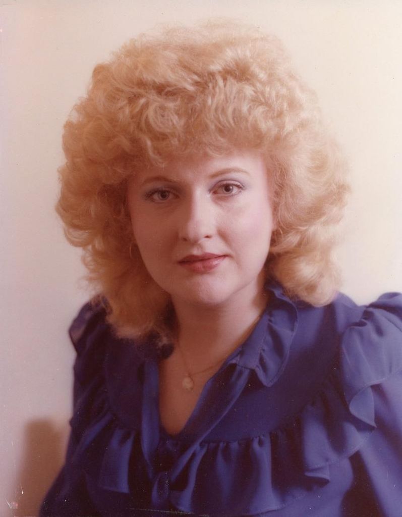 Deborah "Dee" Lynn Edwards Profile Photo