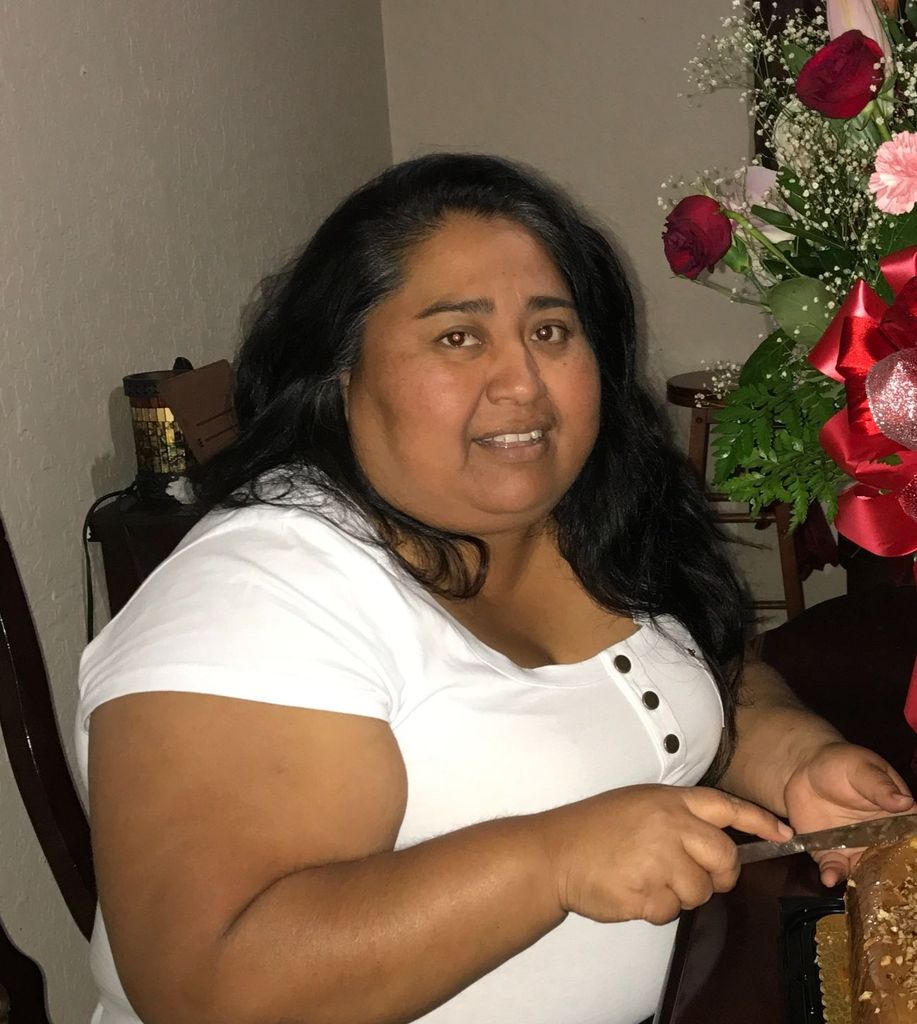 Elena Velasquez de Moreno