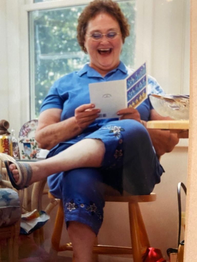 Linda Combs Profile Photo