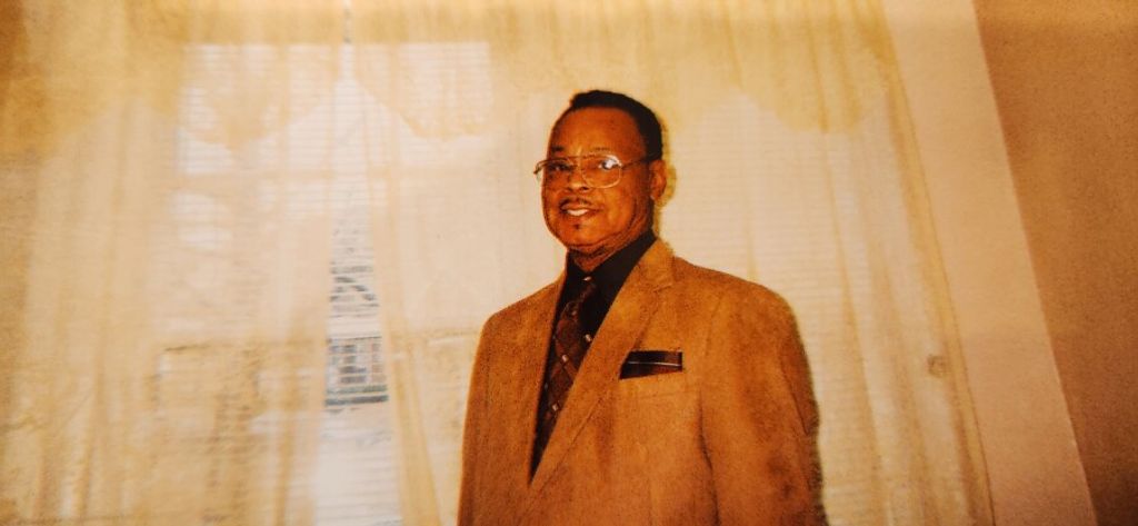 Azell Davis Profile Photo