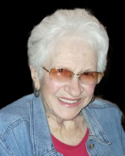 Mary Smidt Davis's obituary image