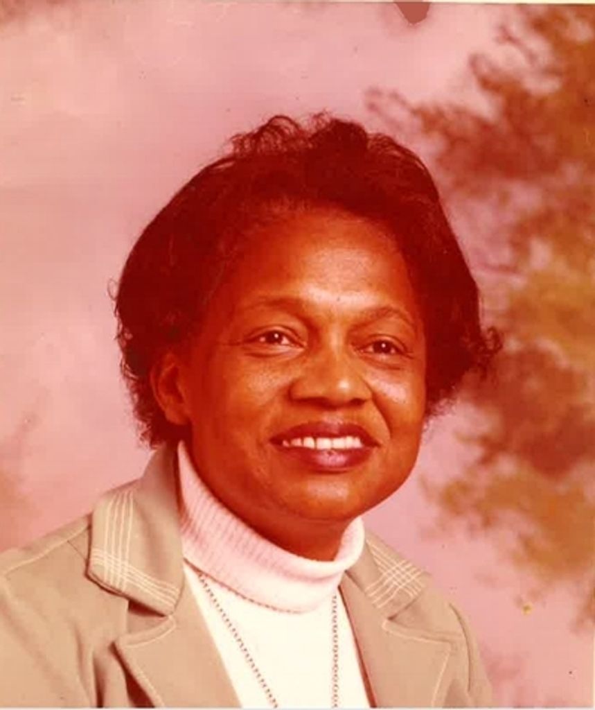 Berneatha Fennell Holmes