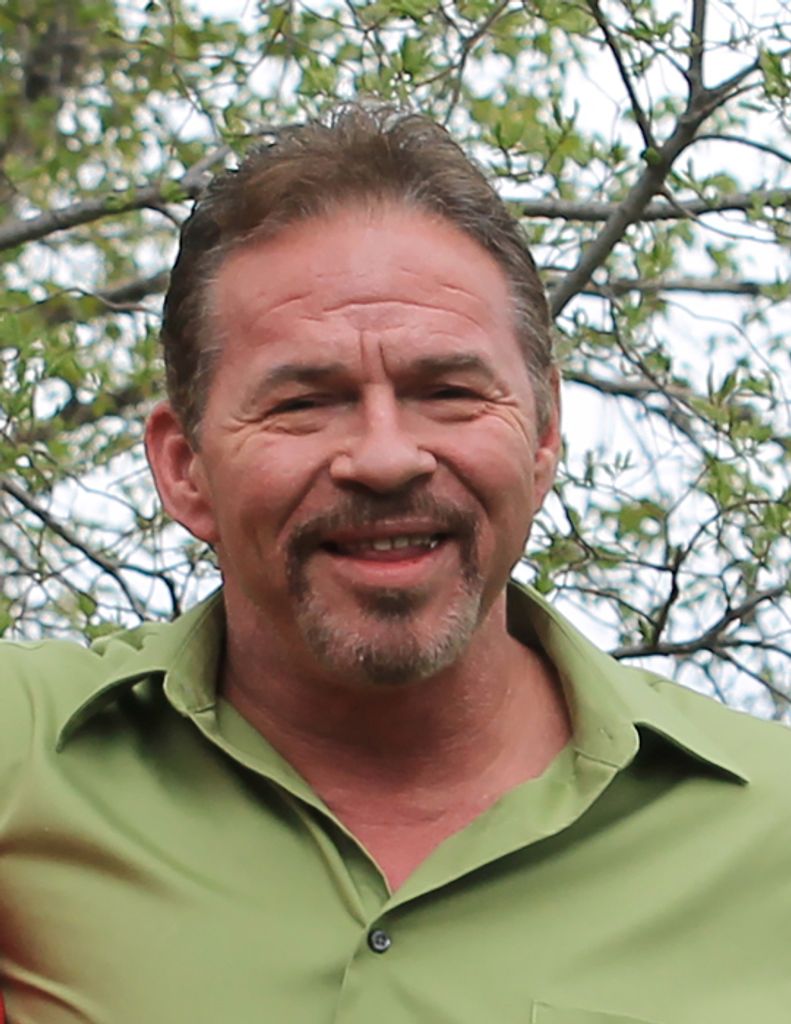 Kelly Derrick Simpson Profile Photo
