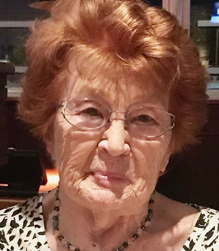 Elizabeth Johnson Profile Photo